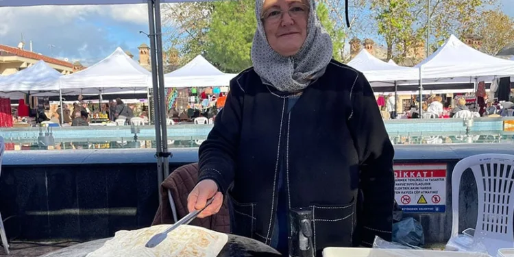 Heykel’de meydan kadınların