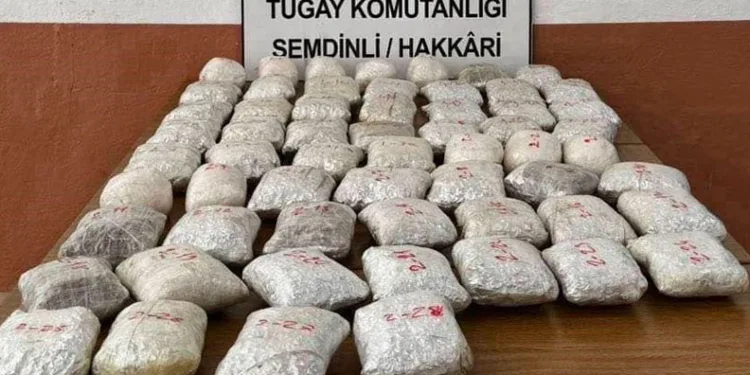 Hakkari sınırında 32 kilo uyuşturucu ele geçirildi