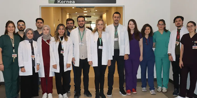 Bursa’daki 5 kişi, dünyaya yeni gözleriyle ‘merhaba’ dedi
