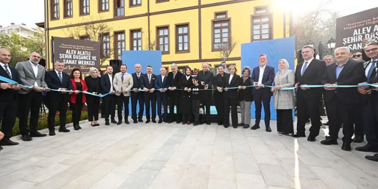 Alev Alatlı Şehir Düşünce ve Sanat Merkezi açıldı