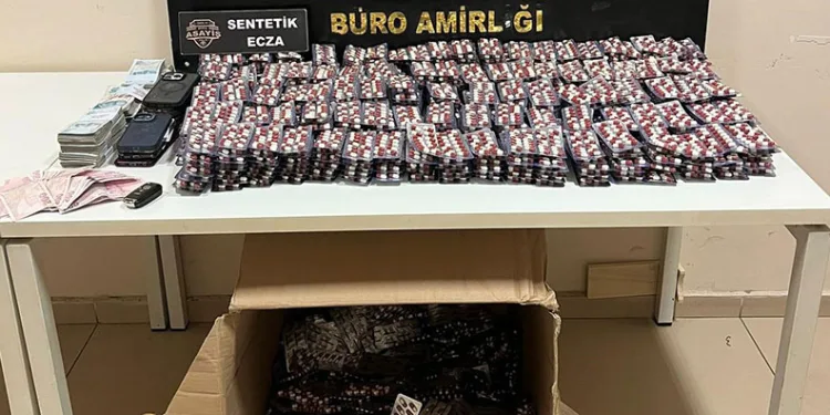 Balıkesir’den İzmir’e uyuşturucu sevkiyatı: 10 gözaltı