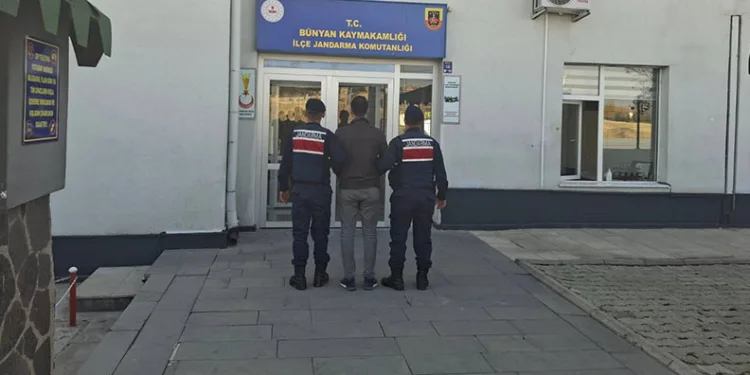 Aranması bulunan FETÖ üyesi yakalandı