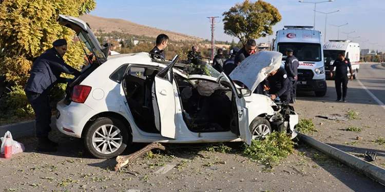 Elazığ’da ki feci kazada anne ve oğlu öldü