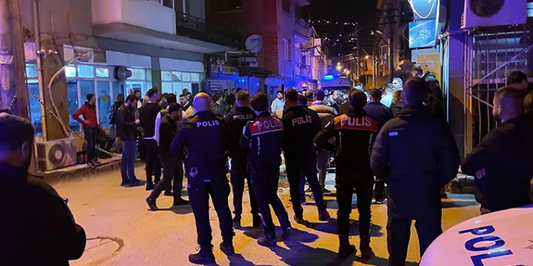 İzmir’de silahlı saldırı: 1 ölü, 3 yaralı