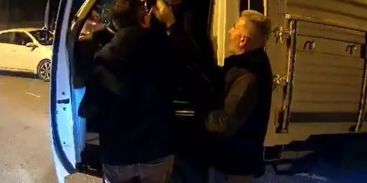 Arnavutköy’de trafikte sinir krizi