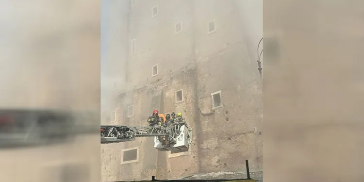 İtalya’da tarihi kule çöktü