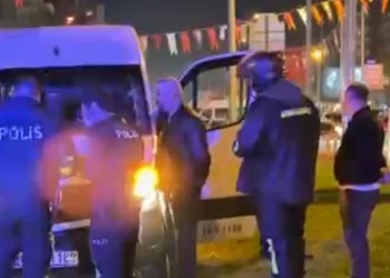Bursa’da servis aracının çarptığı yaya ağır yaralandı