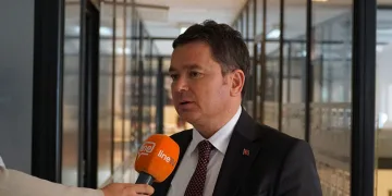 Başkan Erkan Aydın Line TV’yi ziyaret etti