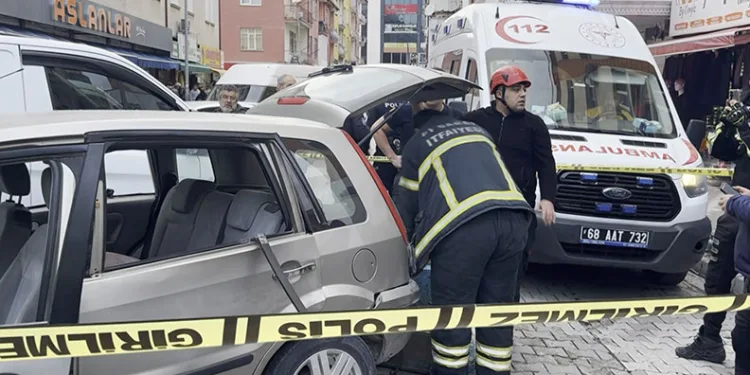 Araçtaki piknik tüpü bomba gibi patladı: 1 yaralı