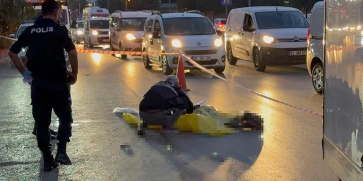 Yolun karşısına geçerken kamyonun çarptığı yaşlı adam öldü