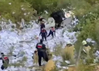 İznik-Yenişehir Yolunda TIR uçurumdan yuvarlandı: 2 ölü