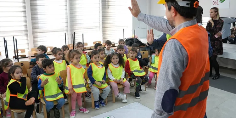 Osmangazi kreşlerinde miniklere iş güvenliği eğitimi