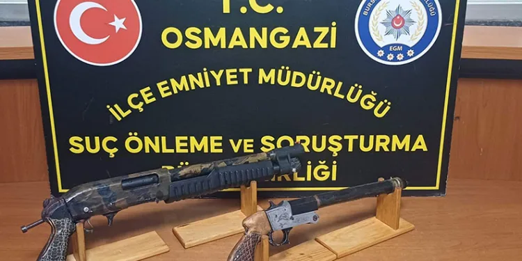 Osmangazi’de ruhsatsız silah operasyonu: 3 gözaltı