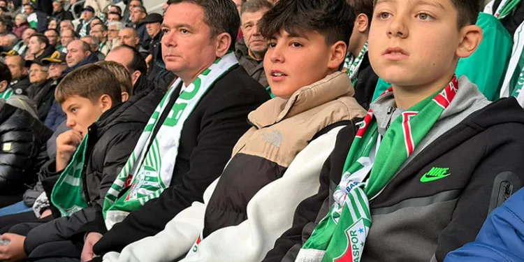 Bursaspor sevgisi çocukların kalplerine işlendi