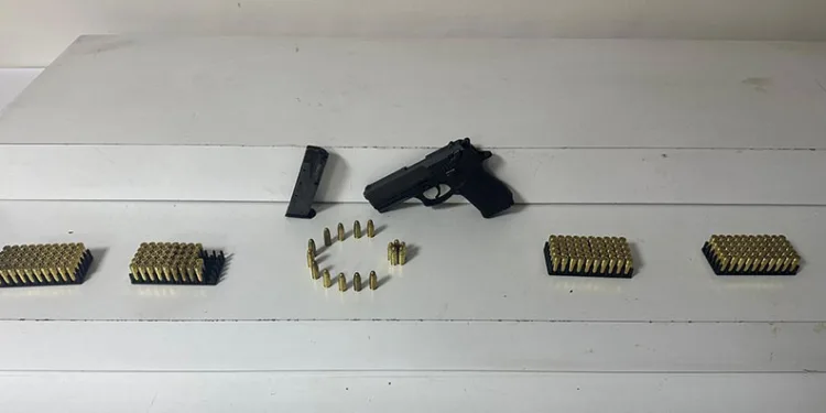 Hafif ticari araç kamyona çarptı: 2 yaralı