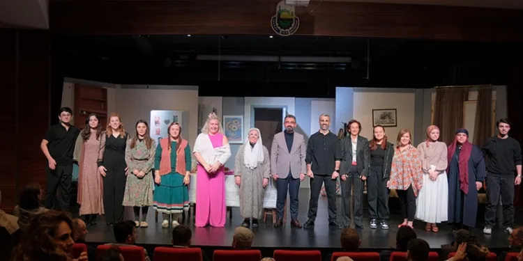 Kadın sığınağı gala gösterimiyle sahneyle buluştu