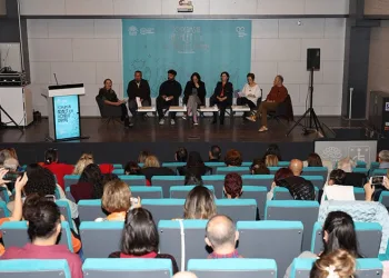 Şehit polisin babasının evi alevlere teslim oldu