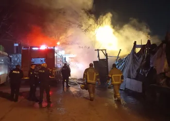 Motosiklet kadına çarptı: 2 yaralı