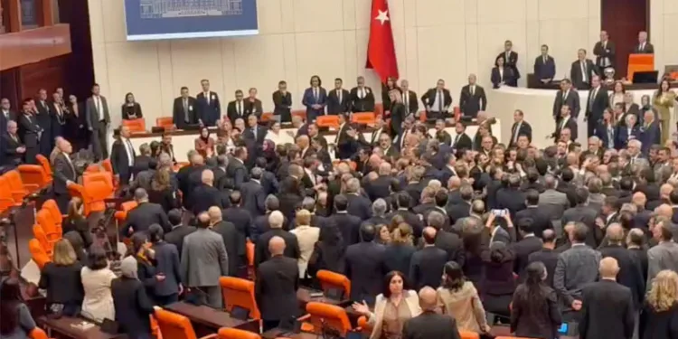 TBMM’de yumruklu kavga