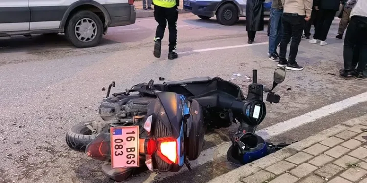 Motosiklet kadına çarptı: 2 yaralı