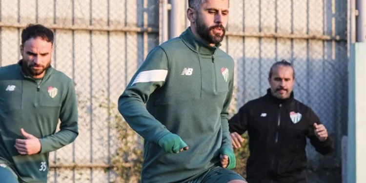 Motosiklet kadına çarptı: 2 yaralı