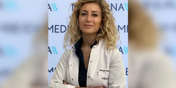 Şehit polisin babasının evi alevlere teslim oldu