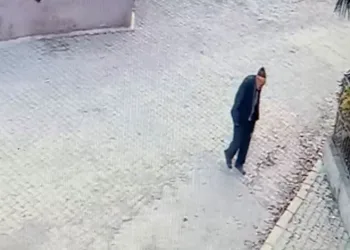 Bursa’da otomobil dere yatağına uçtu: 3 yaralı