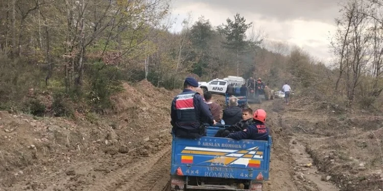 Şelaleleri gezmeye giden muhtar 30 metre yükseklikten düşerek yaralandı