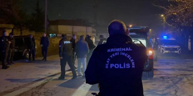Şelaleleri gezmeye giden muhtar 30 metre yükseklikten düşerek yaralandı