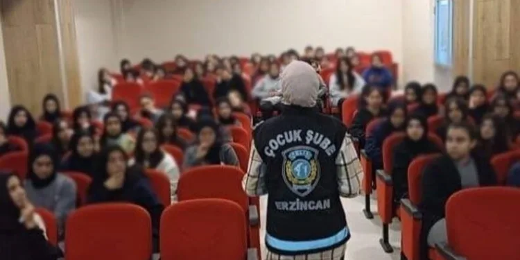 Şelaleleri gezmeye giden muhtar 30 metre yükseklikten düşerek yaralandı