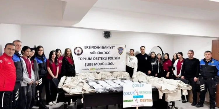 Şelaleleri gezmeye giden muhtar 30 metre yükseklikten düşerek yaralandı
