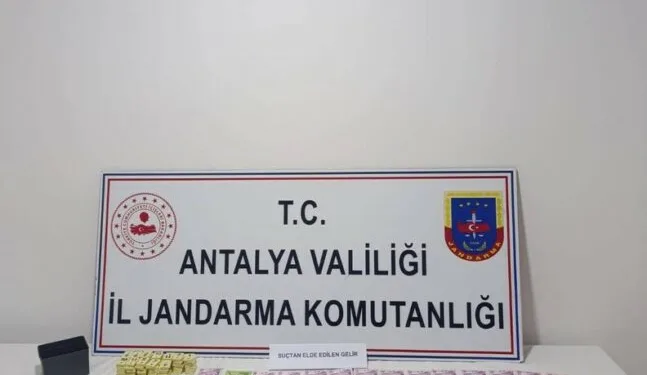 Şelaleleri gezmeye giden muhtar 30 metre yükseklikten düşerek yaralandı