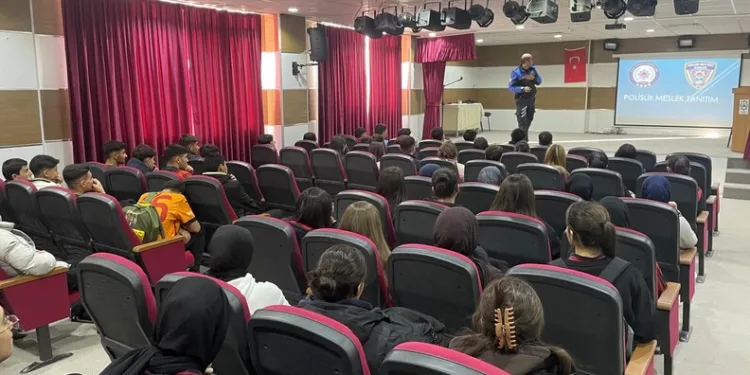 Samsun’da 2 kişinin yaralandığı silahlı saldırıyla ilgili 7 kişi adliyeye sevk edildi