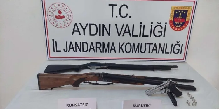 Kamyonetle yolcu otobüsü çarpıştı: 2 yaralı