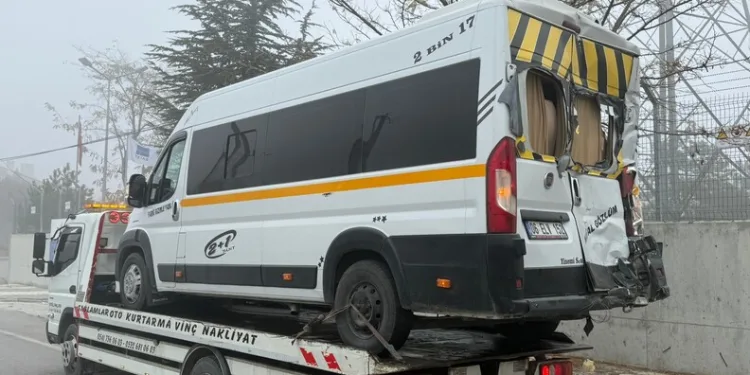 18 kişinin yaralandığı kaza güvenlik kamerasında