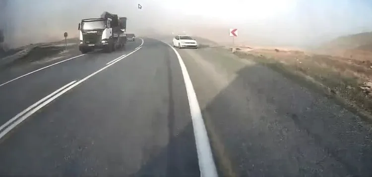 18 kişinin yaralandığı kaza güvenlik kamerasında