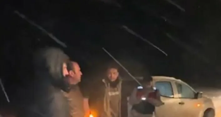 Erzincan’da kayalıklarda mahsur kalan 11 keçi 3 saatlik operasyonla kurtarıldı