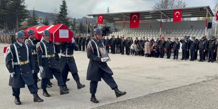 Bilecik’te benzinle mangal yakma girişimi bağ evini küle çevirdi