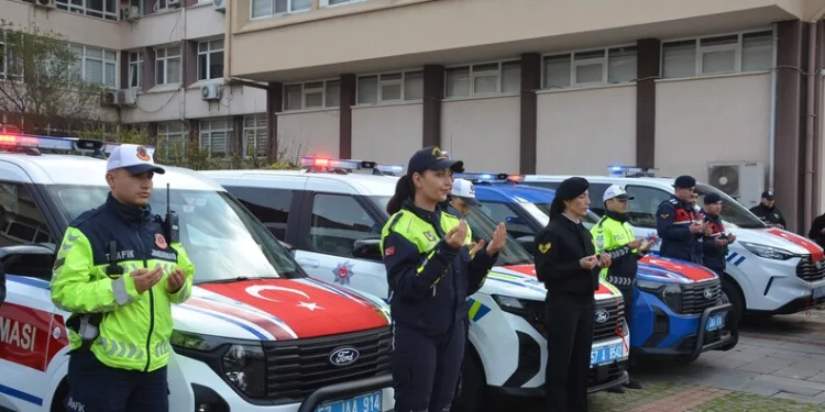 92 kilo bonzai hammaddesi taşıyan 2 şüpheli gözaltına alındı