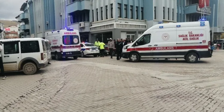 Taşova’da millet bahçesinde mescit duvarı tahrip edildi