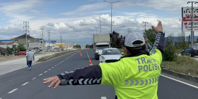 Taşova’da millet bahçesinde mescit duvarı tahrip edildi