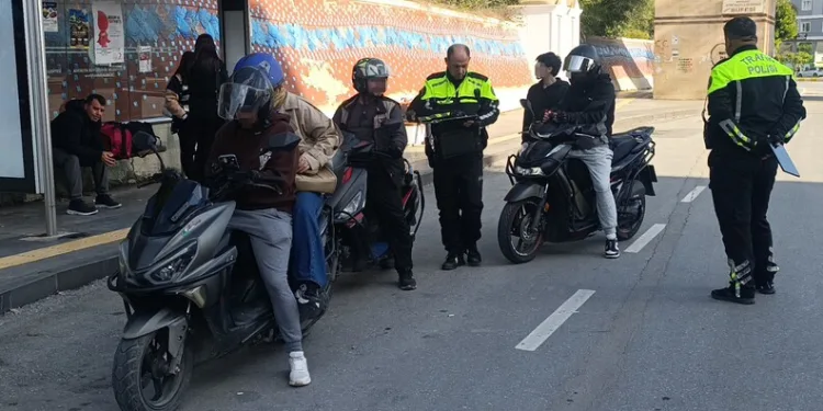 Taşova’da millet bahçesinde mescit duvarı tahrip edildi