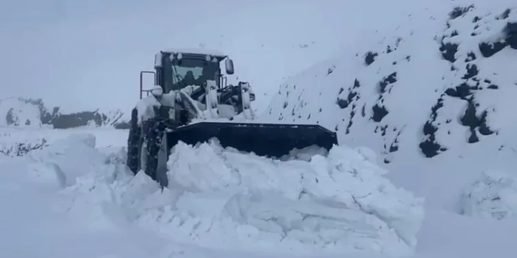 Taşova’da millet bahçesinde mescit duvarı tahrip edildi