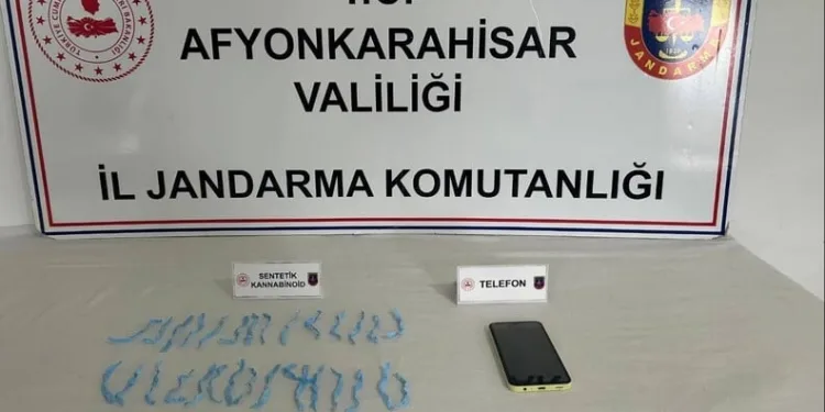 Arnavutköy’de film sahnelerini aratmayan gasp: Kaçan şüpheli “Ayağına sıkarım” diye tehdit etti