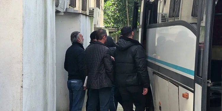 Arnavutköy’de film sahnelerini aratmayan gasp: Kaçan şüpheli “Ayağına sıkarım” diye tehdit etti