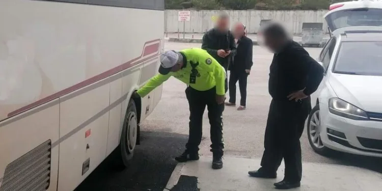 Arnavutköy’de film sahnelerini aratmayan gasp: Kaçan şüpheli “Ayağına sıkarım” diye tehdit etti
