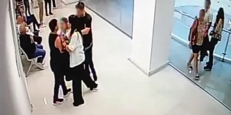 Arnavutköy’de film sahnelerini aratmayan gasp: Kaçan şüpheli “Ayağına sıkarım” diye tehdit etti