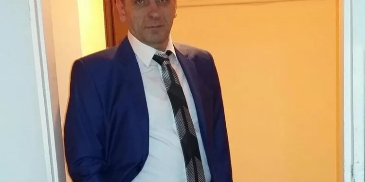Otomobil aydınlatma direğine çarptı: 1 yaralı