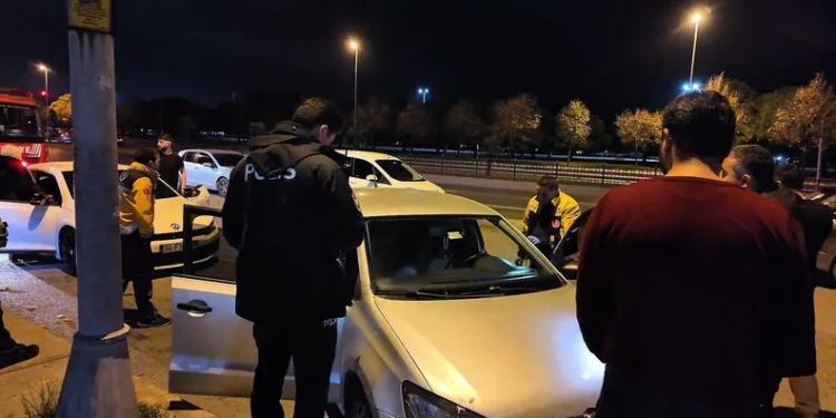 Yolcu otobüsü ile traktör çarpıştı: 1 yaralı