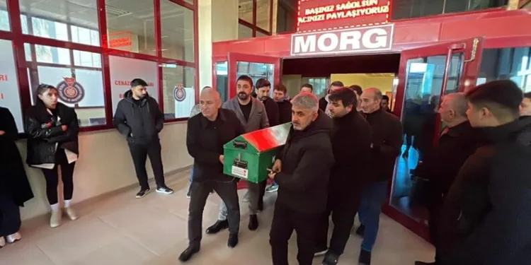 Yolcu otobüsü ile traktör çarpıştı: 1 yaralı